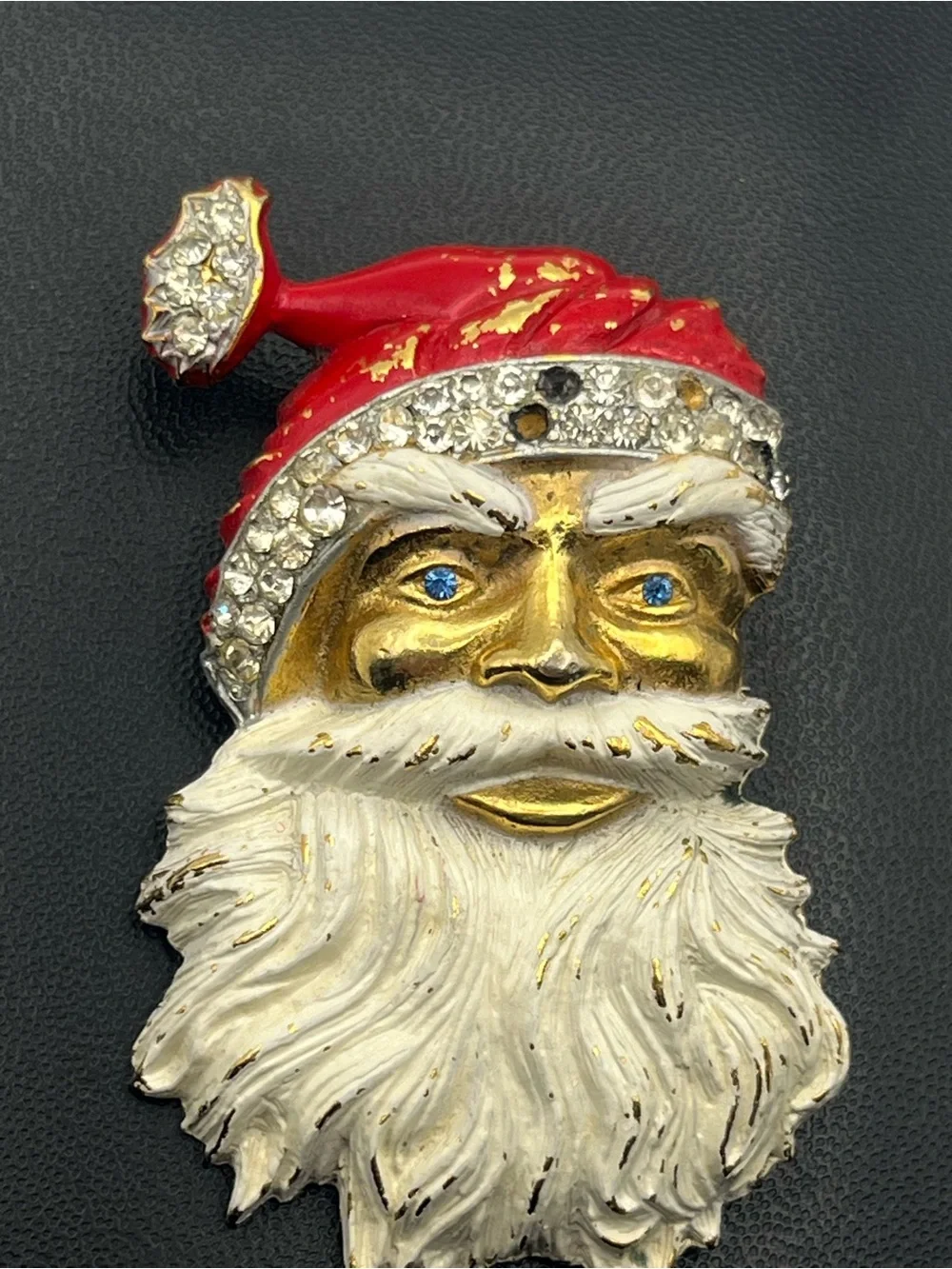 Weiss Santa Claus Christmas holiday rhinestone enamel vintage brooch pin